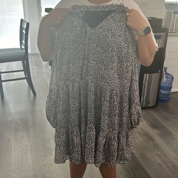 white and black long sleeve dress - Picture 2 of 2